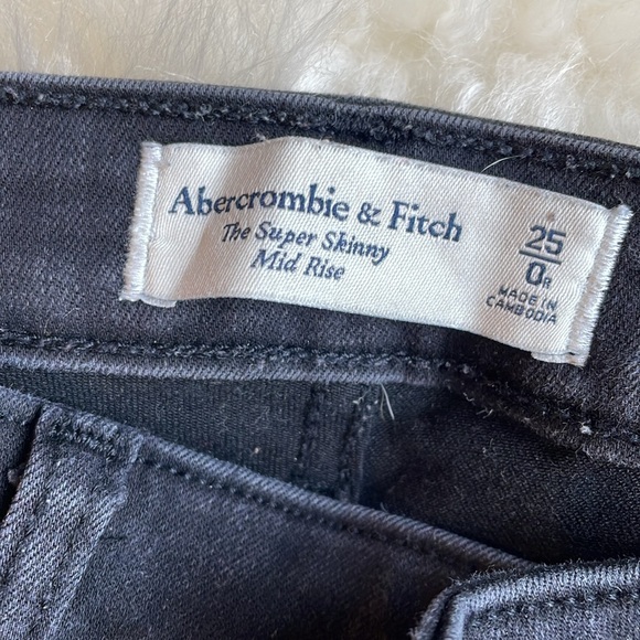 Abercrombie and Fitch the super skinny midrise Jean in black size 25/0 regular ￼ - Picture 2 of 3